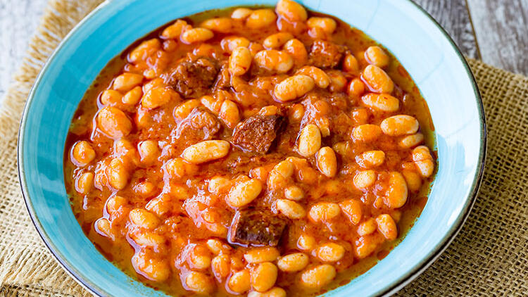 خوراک لوبیا سفید (کورو فاسولیه)